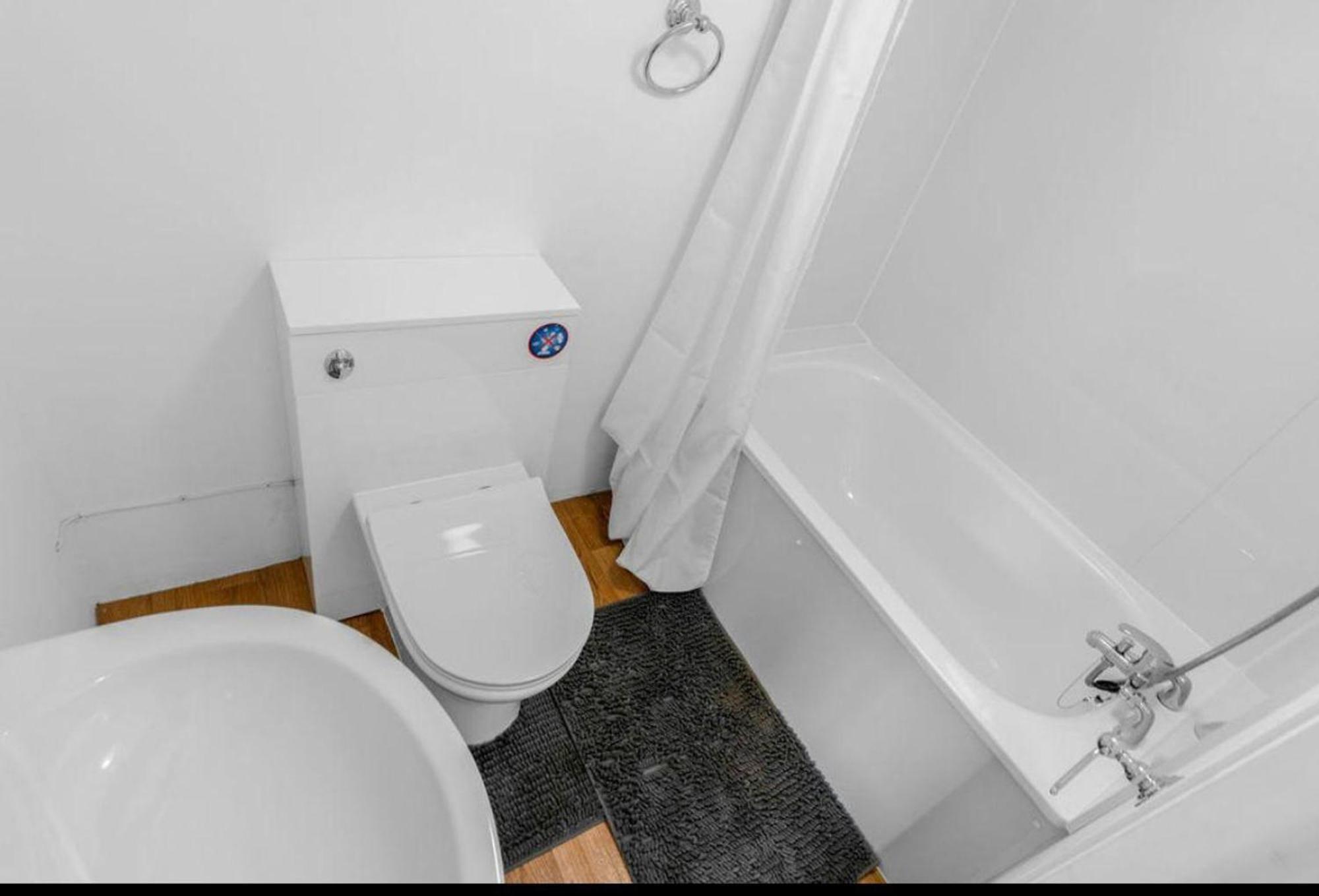 Charming Edinburgh Guest Room With Private Entrance 5 Min Buses To City Centre Gasthof *
