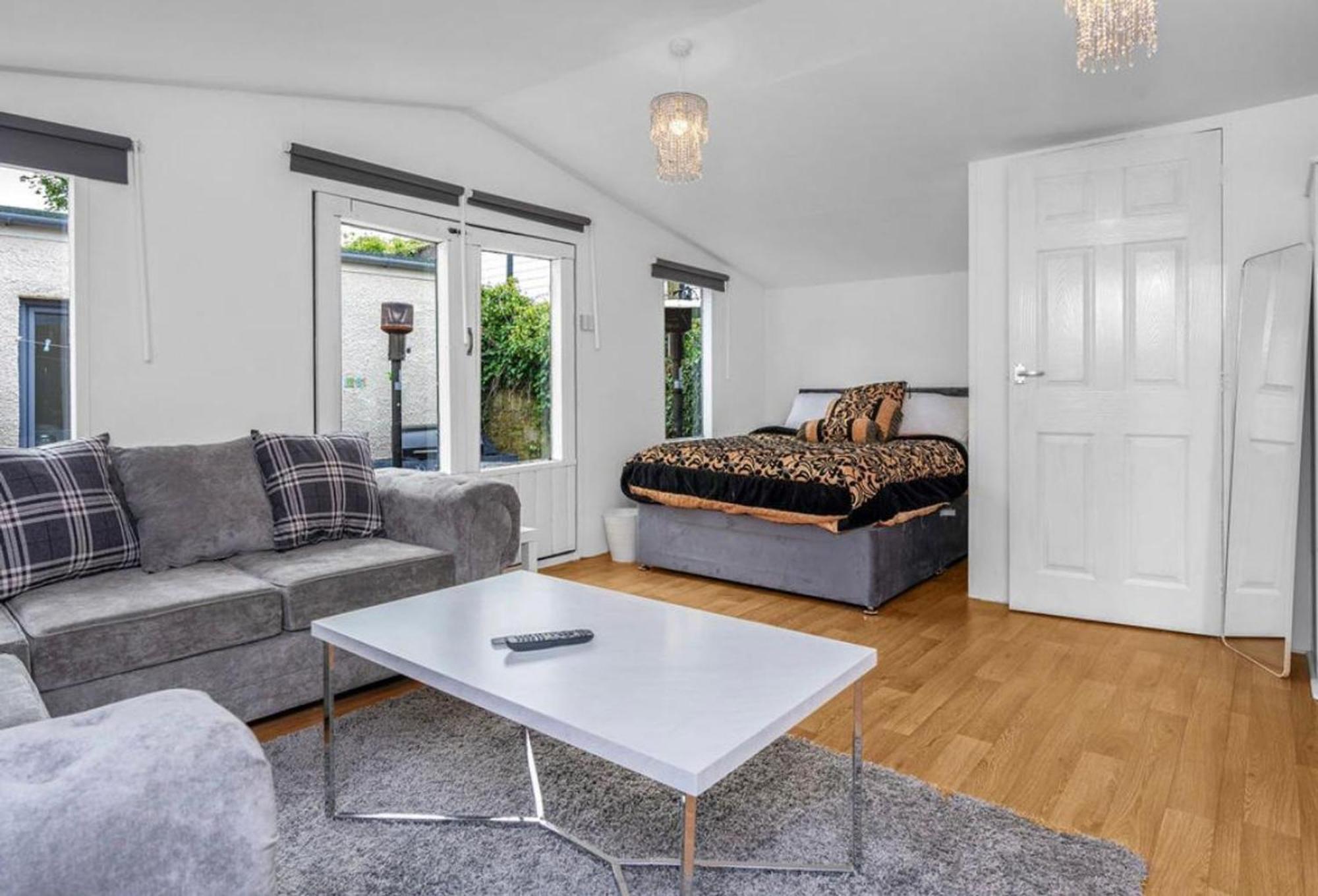 Charming Edinburgh Guest Room With Private Entrance 5 Min Buses To City Centre * Edinburgh